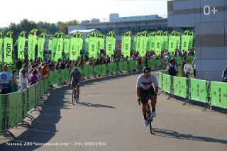 Кубок мэра Москвы по триатлону "226" пройдёт в столице с 6 по 9 августа. Тысячи профессионалов, любителей и начинающих атлетов посоревнуются на Гребном канале в Крылатском и в "Лужниках". Организатор — Департамент спорта Москвы.Начнётся всё с детских сорев