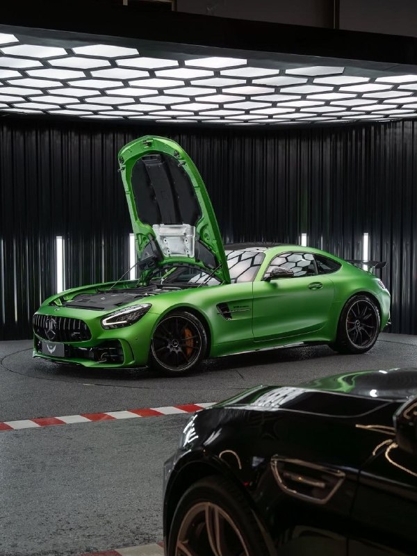 Mercedes Benz AMG GT R 8