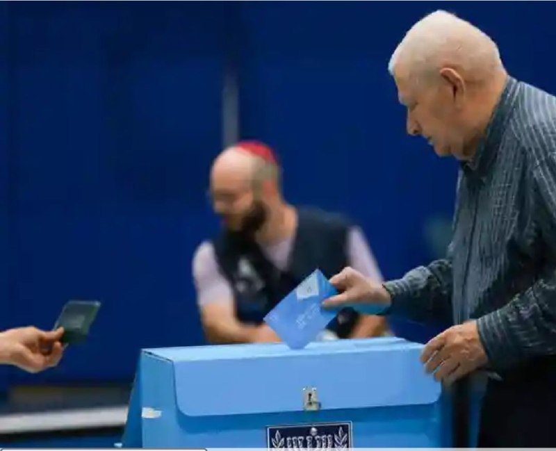 תוצאות ראשוניות של הבחירות לפרלמנט בישראל: 1 גוש נתניהו - 53 מנדטים. 2 גוש אייזנקוט - 48 מושבים. 3 מפלגות ע…