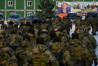 «Медуза» нашла в открытом доступе план российских властей по борьбе с экстремизмом. В нем говорится о поиске «русофобов» в армии и ИИ-пропагандеНа сайте школы в станице Ленинградской Краснодарского края в доменной зоне gosuslugi.ру в марте появился «План м