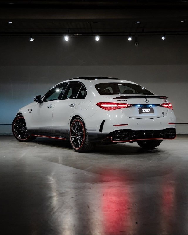 Mercedes-AMG C63s E-Performance 2.0 R4 2