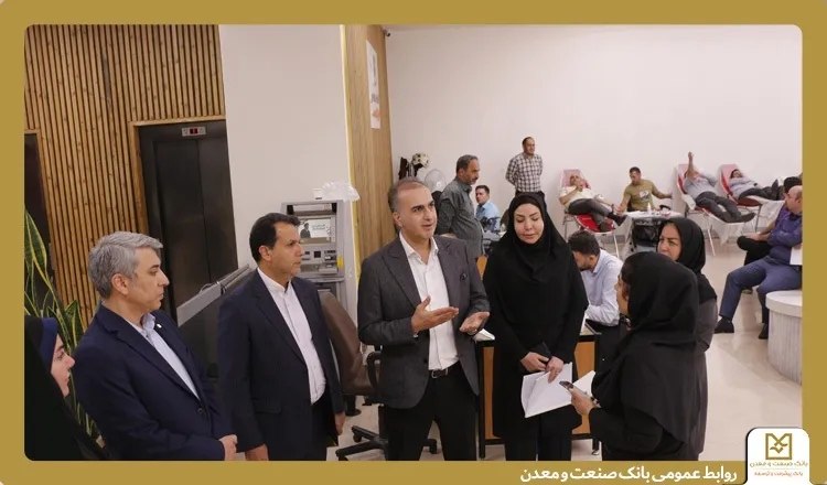 نبض نفت: ⚛️همزمان با آغاز هفته دولت انجام شد؛ استقرار واحد سیار انتقال خون در بانك صنعت و معدنادامه خبر👇🏼🛢🇮🇷 http://nabznaft.ir/f