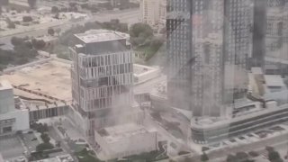 Иран атаковал дубайский международный финансовый центр при помощи БПЛА — над городом поднялся густой дым. Также иностранные СМИ сообщают об ударе по пляжу Джумейра.❗️ Не грузят фото и видео? Читайте нас в MAX.