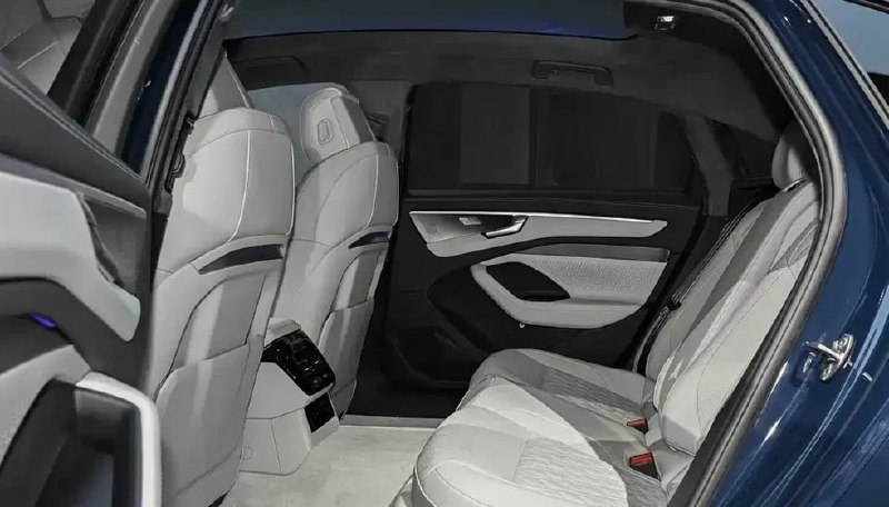 Audi A6L нового поколения стал дешевле и технологичнее 4