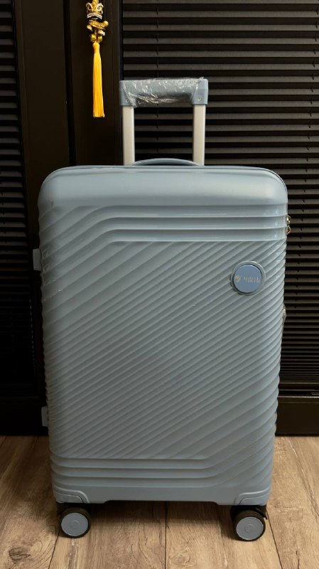 Продается чемодан и одежда — фото 1