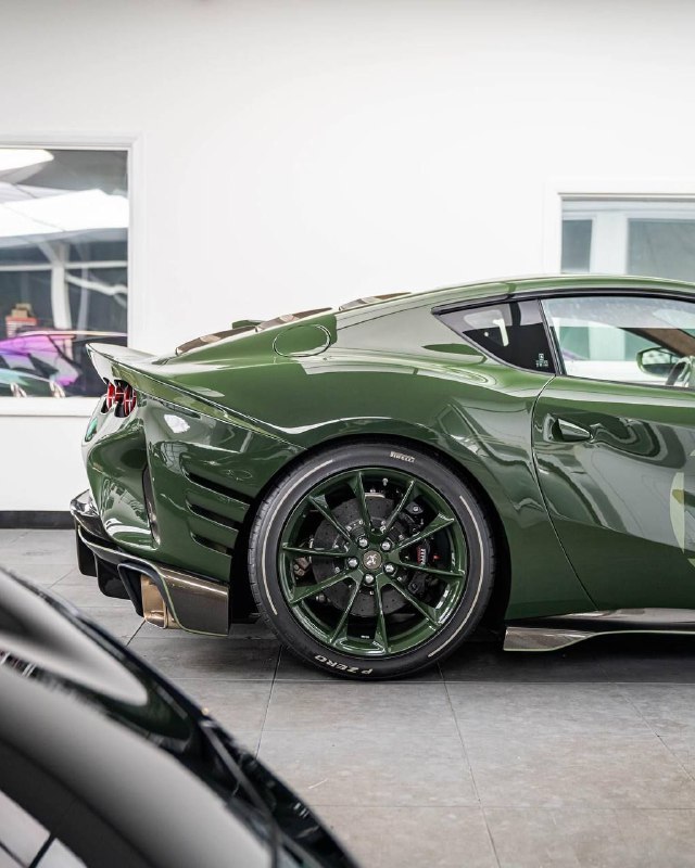Ferrari 812 Competizione 6