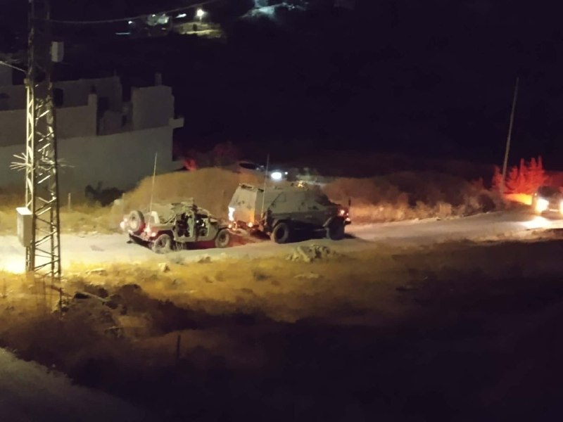 כוחות הכיבוש מסתערים על הכפר חלאייל אל-לוז שמדרום לבית לחם.
