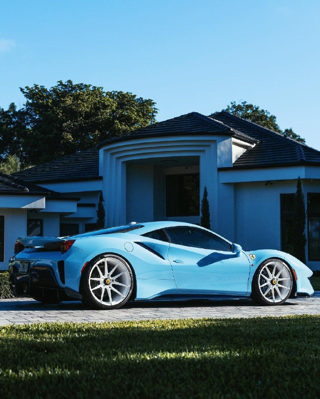 Ferrari 488 Pista 2