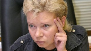 Росфинмониторинг внес журналистку Ксению Ларину в перечень террористов и экстремистов.Ранее против нее возбудили уголовное дело о призывах к терроризму.