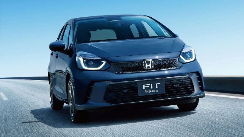 🚗✨ Сегодня в Японии отмечается 25‑летие легендарного хэтчбека Honda Fit. По наш