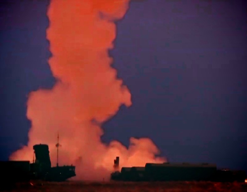 אמש יירטו והשמידו כוחות ההגנה האווירית בתפקיד 433 כלי טיס בלתי מאוישים מסוג מטוס אוקראיני. כטב"מים נפגעו מע…
