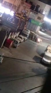 מקורות מקומיים: כוחות הכיבוש מסתערים על מחנה קלנדיה, מצפון לירושלים הכבושה.