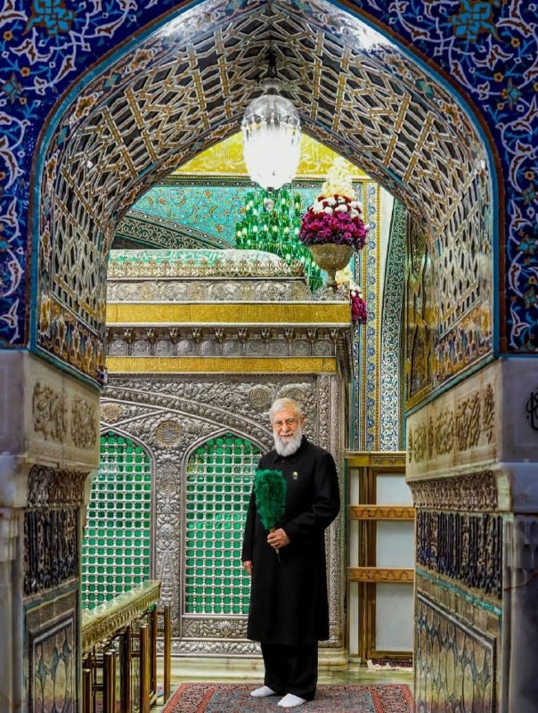 استاد مهدی دانشمند: ✍امام رضا(؏) می فرمایند:هرکس با محبّت ما اهل بیت بمیردیقیناً خداوند او را در قیامت با ما محشور می کند .. 📚 مسند الأمام ا