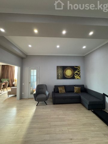 Продажа, квартира, 5-комн., 160 м2Адрес: Бишкек, Ала-Арча 3, Байтик Баатыра, 43КЦена: $365 000 (31 970 350 сом)Тип предложения: от собственникаСерия: элиткаДом: кирпичный, 2019г.Этаж: 3 этаж из 3Площа