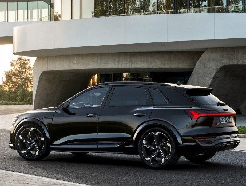 Audi SQ8 e-tron quattro 3