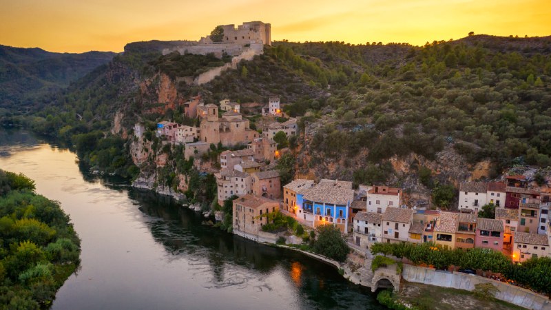 Flowing through the centuriesMiravet on the Ebro River, Tarragona, Catalonia, Spain (© Eloi_Omella/Getty Images)