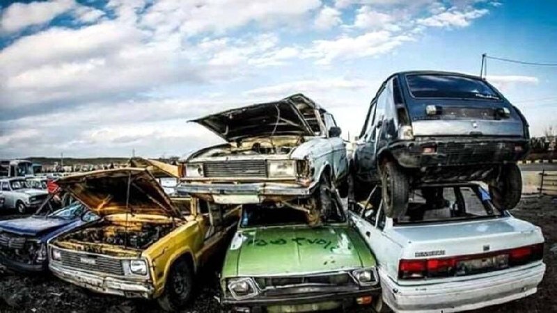 خبرداغ: 🔴تعویق حذف سهمیه سوخت خودروهای بالای ۲۰ سال به یک شرط مدیر ستاد نوسازی ناوگان و اسقاط خودروهای فرسوده: 🔸تسهیلات ۴۰۰ میلی
