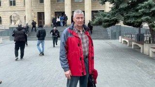 Суд в Грузии постановил экстрадировать в Россию экс-помощника Сергея ФургалаТбилисский городской суд одобрил экстрадицию в Россию Михаила Тимофеева — соратника и бывшего помощника экс-губернатора Хабаровского края Сергея Фургала. На родине его обвиняют в с