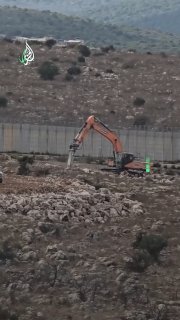 הכיבוש נתן להם שבוע להתפנות פלסטינים מפרקים את המתקנים שלהם ומעבירים את רכושם בח'רבת סרוג', מערבית לג'נין.