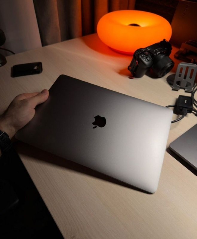 Продам iPhone 15 Pro и Macbook Air