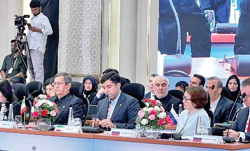 خبرفوری: 🔺️ بانک دی همسو با تأکیدات همتی در خصوص توسعه همکاری‌های مالی و زیرساخت‌های نوین بانکی‌🔹️رئیس‌کل بانک مرکزی در نشست مالی