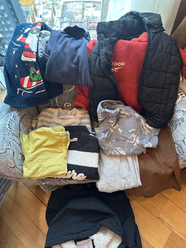 Футболки, свитера, кофта, куртка и другие одежды Zara