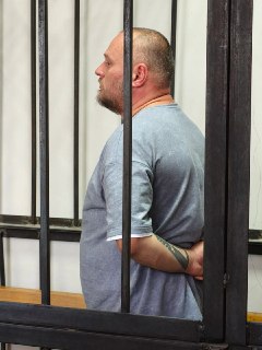 Мужчину, избившего ученого РАН Никиту Зезина, арестовали на два месяцаСуд в Екатеринбурге отправил 38-летнего Александра Реверука в СИЗО до 27 сентября. Его обвиняют в групповом хулиганстве после нападения на ученого Никиту Зезина и его заместителя Алексан