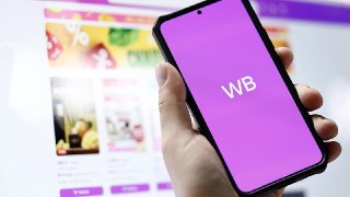 Wildberries может запустить собственный мессенджерИздание «Коммерсантъ» обнаружило несколько зарегистрированных компанией доменов, таких как «wb-messenger. ru», «chat-wb. ru», «чат-вб. рф».Известно, что у компании уже есть мессенджер для внутреннего исполь