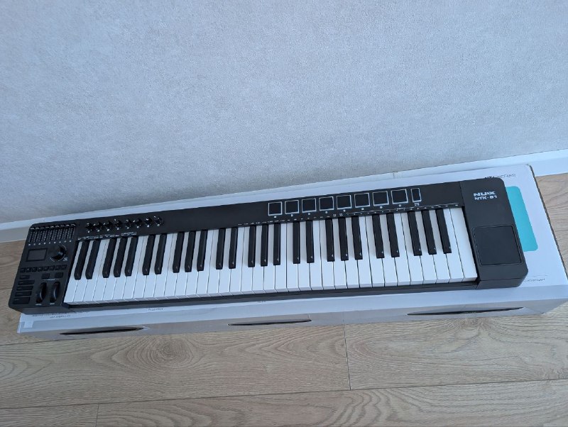 NUX NTK-61 MIDI Keyboard Controller