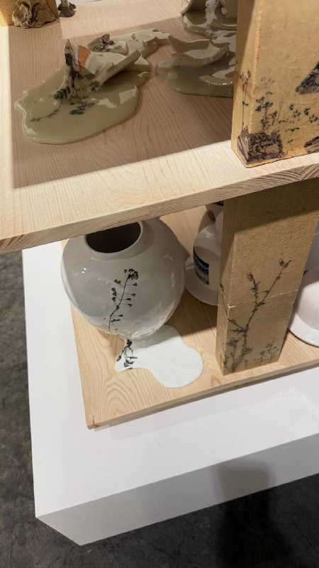 Art Basel Hong Kong 2026 Рабочая поездка по Китаю привела нас из Шэньчжэня в Гонконг. Визит на Art Basel вместе с заказчиками стал важным этапом ис... - изображение 2 - art, basel, hong