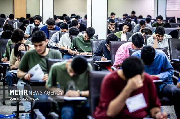خسروپناه: سهمیه ویژه کنکور برای آسیبدیدگان جنگ نیازمند بازنگری دبیر شورای عالی انقلاب فرهنگی با اشاره به طرح سهمیه ویژه کنکور برای آسیبدیدگان جنگ گفت — مهر (تلگرام)