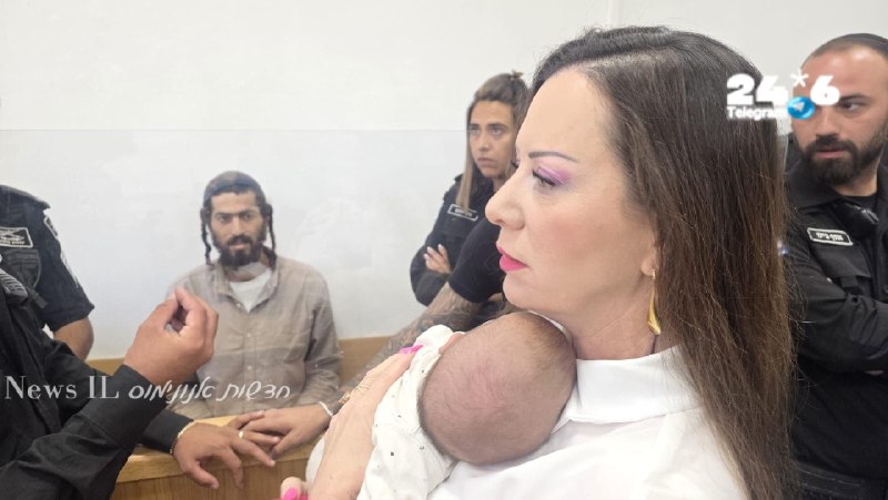 🇮🇱 חה"כ טלי גוטליב עם בנו הקטן של טל ינון דרדיק שנולד עשרה ימים לפני מעצרו.