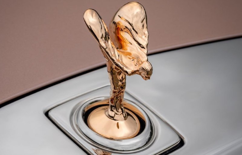 Rolls-Royce представил эксклюзивный Phantom 6