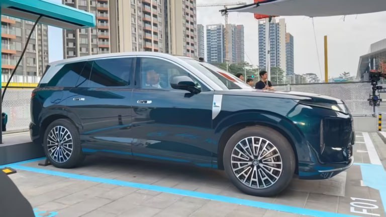 BYD готовит огромный кроссовер Great Tang 4