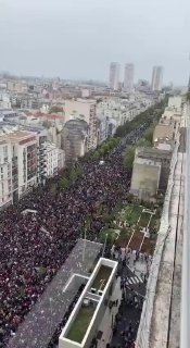 בפריז התייצבו 800,000 מפגינים להתכנסות. זה יהיה מגניב אם כמה חות'ים תימנים יפילו עליהם נשק מכטב"מים. צרפת ח…