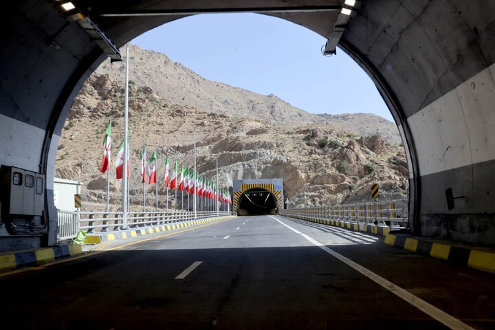 روزنامه ایران: ⭕️ آخرین وضعیت ساخت آزادراه تهران - شمالمدیرعامل شرکت آزادراه تهران - شمال:🔹تونل البرز در بخش انتهایی منطقه ۲ و در قسمت 