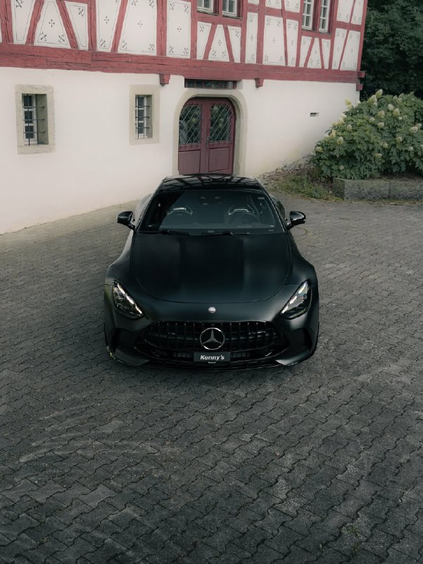 Mercedes-AMG GT 63 Coupé 8