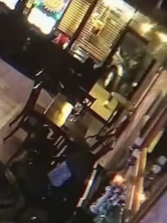 🇺🇸 Would you risk a broken leg for a night out? This fight outside of Skinny's Lounge in #LA started off with a broken leg.But after the cameras stop rolling apparently one of the people involved (assuming one without a broken leg...) went to their car, got a gun, and fired wildly in the direction of their "ops" and were later arrested according to local media.Follow us -> LiveLeak