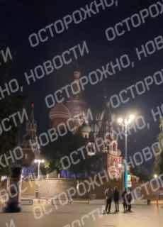 В Москве произошло возгорание в храме Василия Блаженного, сообщают оперативные службы. Очевидец сообщил изданию «Осторожно, новости», что огня не видно, но вокруг чувствуется сильный запах гари.«Видели, как двое мужчин бежали к заднему входу. Там произошло