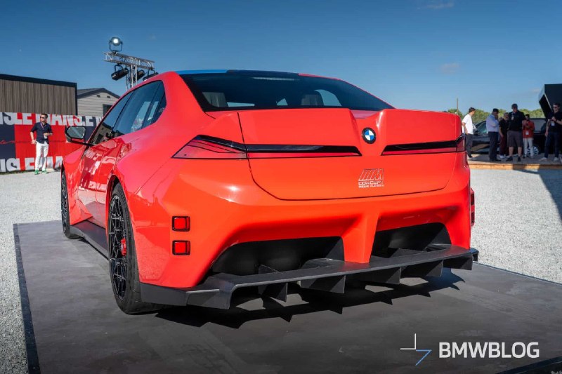 Новая M3 уже на подходе — и она не собирается прятаться за камуфляжем.BMW официа