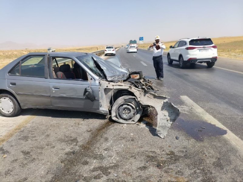 عصر همدان: 🔴۸ مصدوم حادثه رانندگی در آزادراه همدان-ساوه🔹روز جمعه ۳۰ مردادماه بر اثر برخورد دو دستگاه خودروی سواری پژو و پراید در مح
