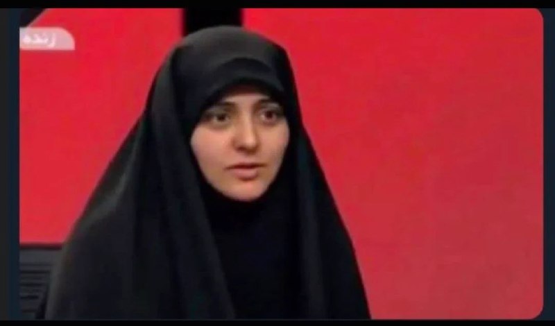 شاعر کسشر: وقتی این خانوم در ۲۳ دی ۱۳۹۸ گفت هرکی ناراحته جمع کنه از ایران بره؛ دلار ۱۳ هزار تومن و هر گرم طلا ۴۸۰ هزار تومن بود. جن