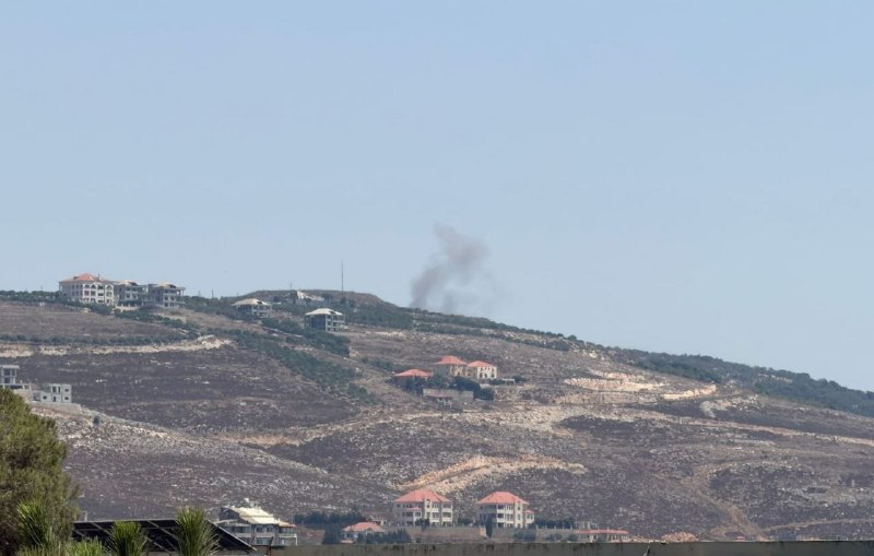 לפני זמן קצר הפיל מסוק ישראלי גלונים של חומר נפץ על רמת עלי אל-טאהר.