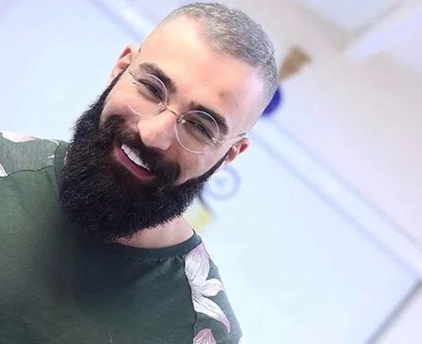 سبزه میدان: 🔻حمید صفت جایگزین نوید محمدزاده در پروژه «آرش» شد🔹حمید صفت برای بازی در نقش «افراسیاب» در پروژه «آرش» جایگزین نوید محمدز