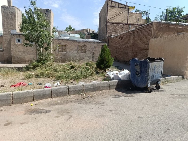 تهران نیوز: گلایه ساکنان کوچه جانباز شهر آبسرد از تداوم دپوی زباله و بوی نامطبوع🔹جمعی از ساکنان کوچه جانباز شهر آبسرد از تداوم وضعیت