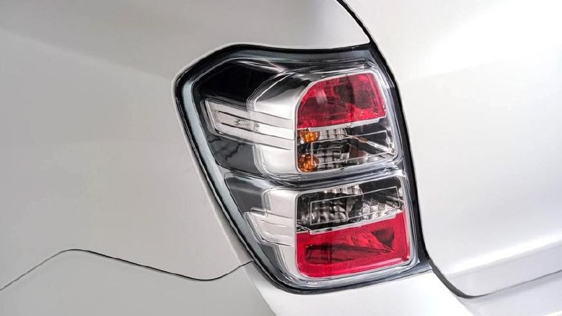 Chevrolet Cobalt для Узбекистана получил спецверсию Midnight с черным декором 3