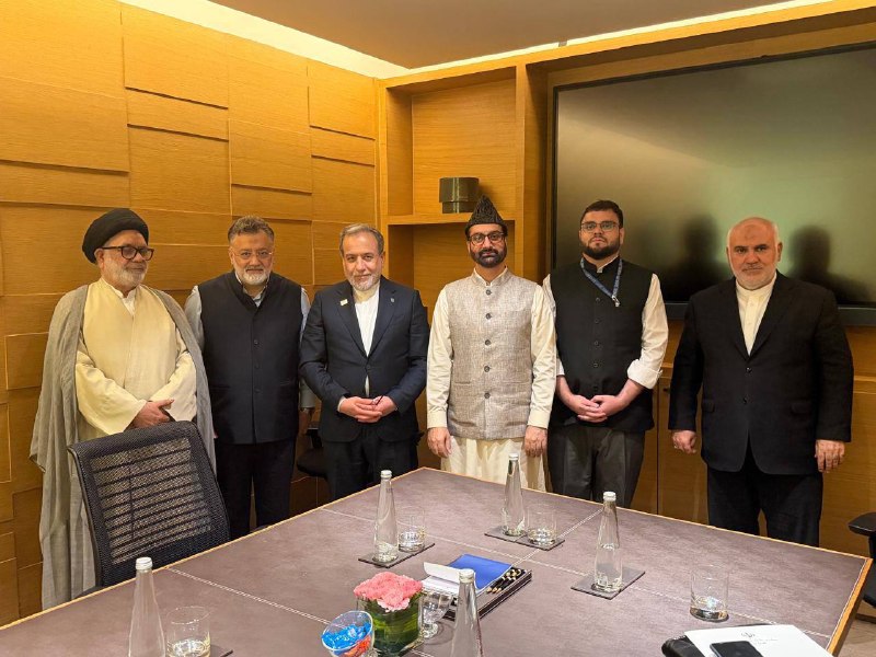 شهرآرانیوز: 💢دیدار جمعی از علما و شخصیت‌های دینی هند با عراقچی در حاشیه اجلاس بریکس@ShahraraNews