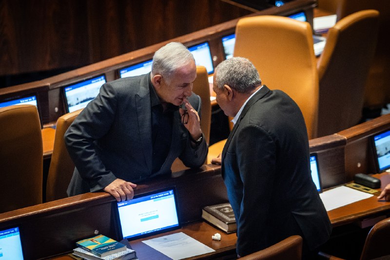 מצביעי הליכוד ותומכי איזנקוט מתגעגעים לאותו ראש ממשלה עמית סגל >>