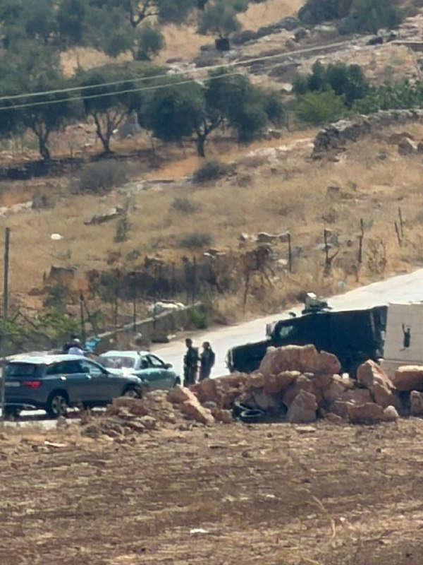 الاحتلال ينصب حاجزاً على مدخل بلدة المغير