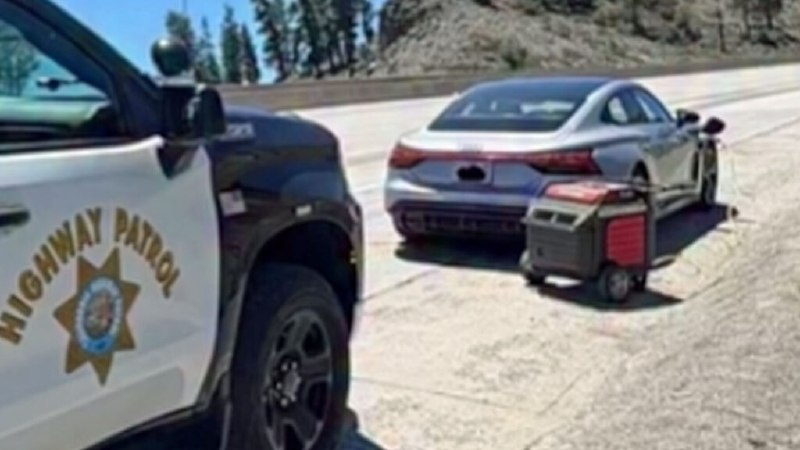 Американские СМИ облетело видео, где полиция Калифорнии подъехала к Audi E-Tron 